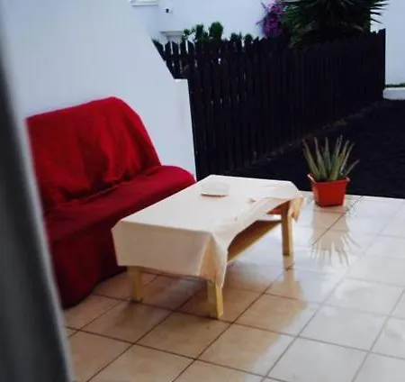 Bed & Breakfast Backpackers Playa Blanca